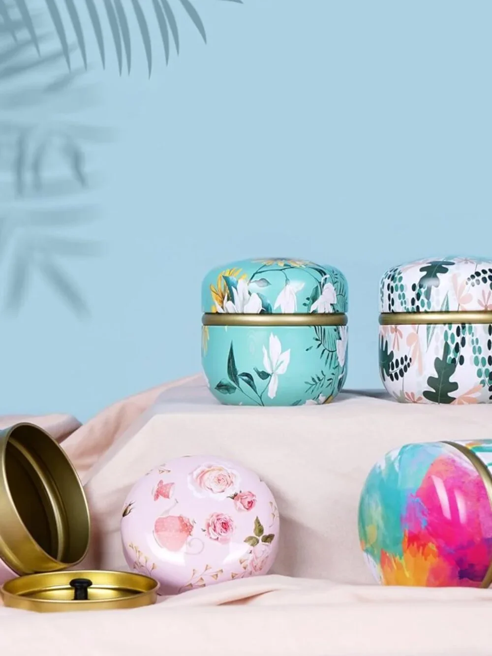 Body Powder Puff and Container, 3.15